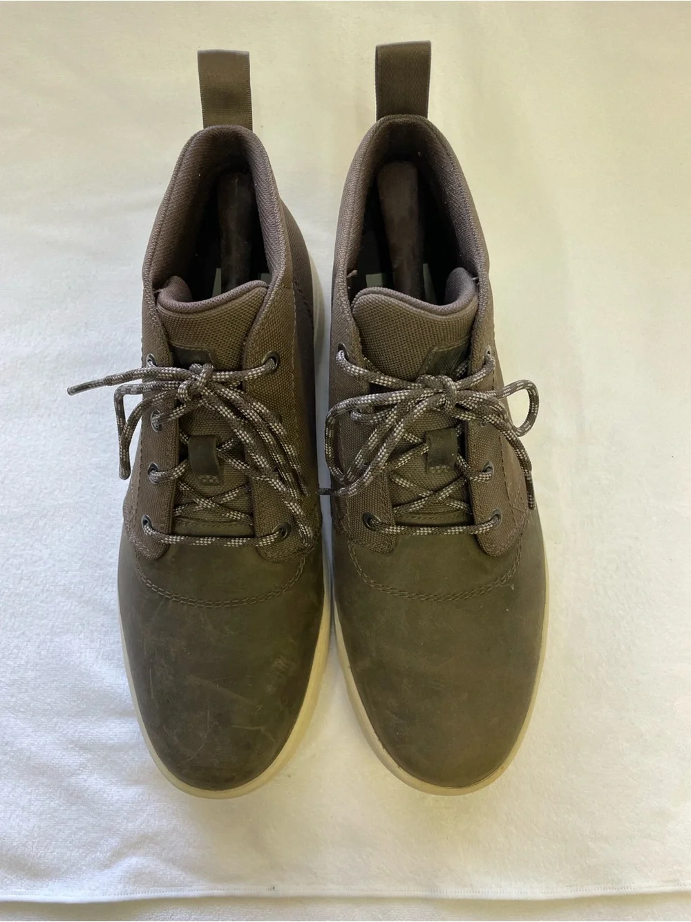 Helly Hansen Brown Chukka Boots with White Sole Leather